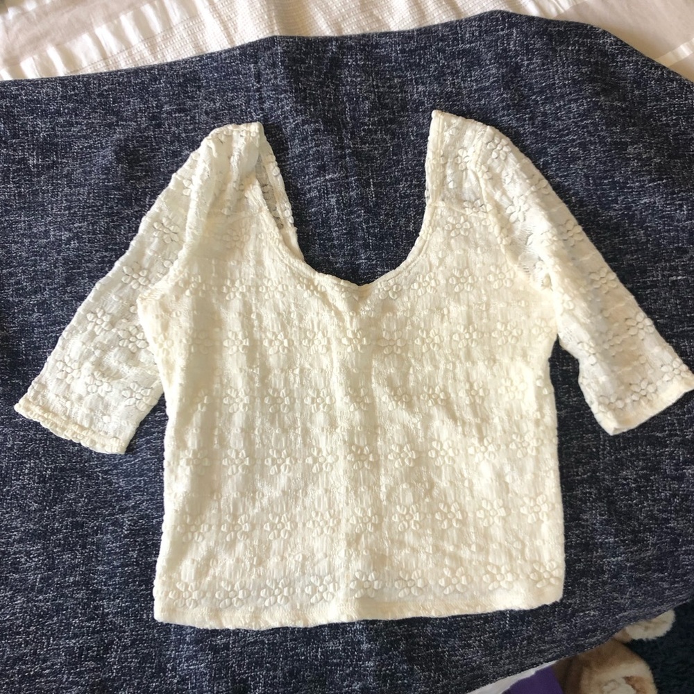 Hollister Lace Mid-Sleeve Crop Top
